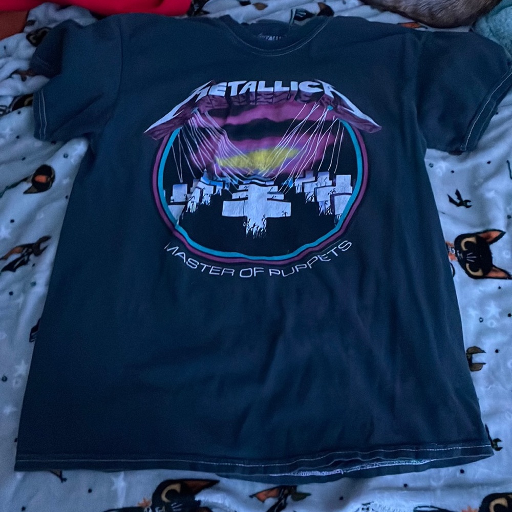 Graphic tee